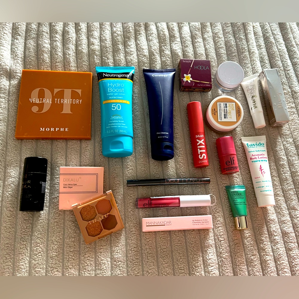 Makeup and Skincare lot! Selling as a bundle. Most items are New with box/wrap